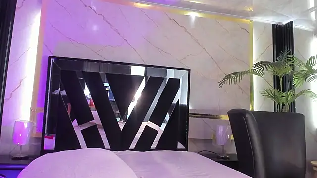 Eli_Sanders élő XXX-chatje