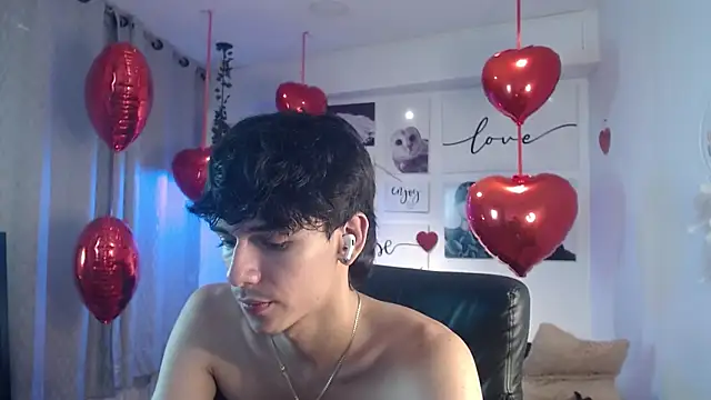 Show modela AmethystShadow17 na web-kameri