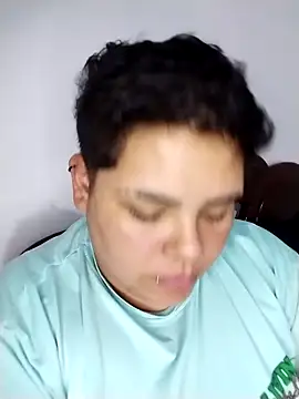 Chatroom XXX en direct de Hailey_Curvy