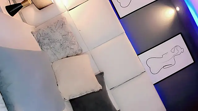 Kisses_Sophia 即時 XXX 聊天