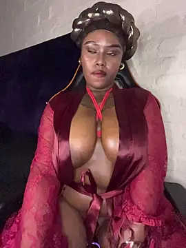 XXX chat uživo modela QUEEN_NOBUHLE_FEMDOM_777