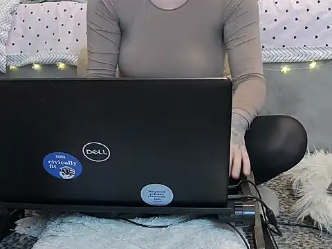 venusinylons élő XXX-chatje