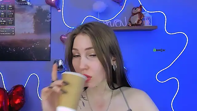 ariel_shadow élő XXX-chatje