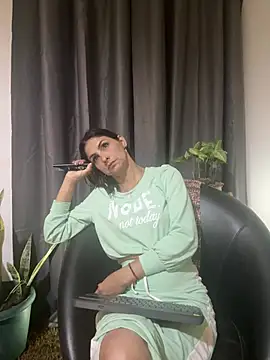 Chat +18 de letiziia_sky1 ao vivo