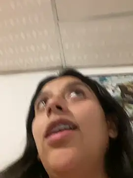 BrittanyDiaz: διαδικτυακό σόου στην κάμερα