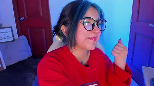 sophiievv Adlı Modelin Canlı XXX Sohbeti