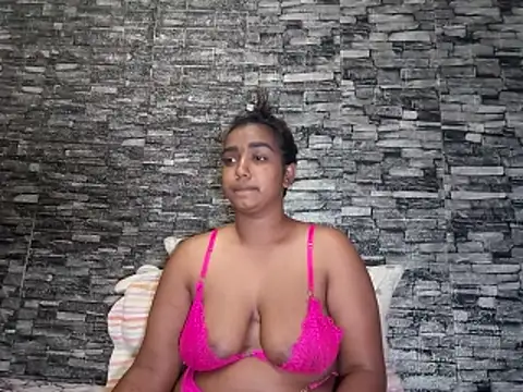 Indiasfantasy_ Adlı Modelin Canlı XXX Sohbeti