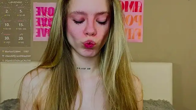 TiffinyMergist 라이브 XXX 채팅