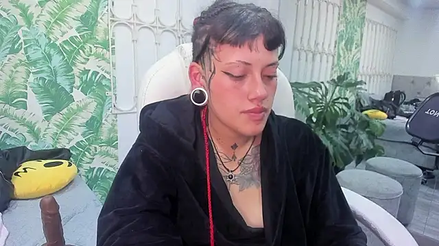 _sharlotte777 Chat XXX in diretta