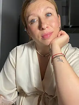 Kittie_Valentine: απευθείας συνομιλία ΧΧΧ