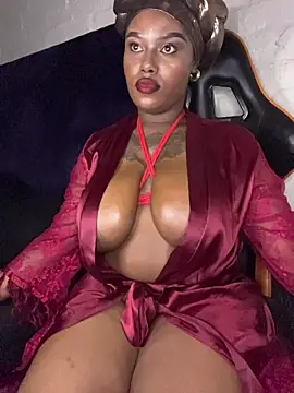 Chat XXX Live QUEEN_NOBUHLE_FEMDOM_777