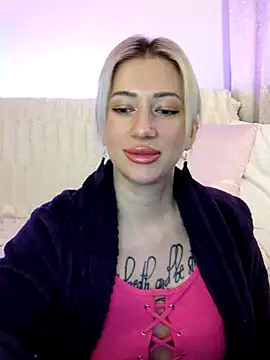 Gina-Lumara Chat XXX live