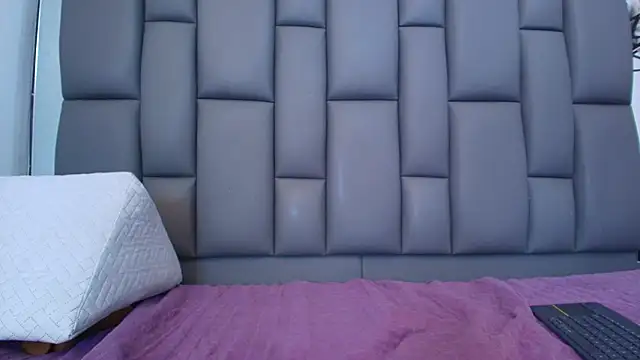 kissme_luna: απευθείας συνομιλία ΧΧΧ