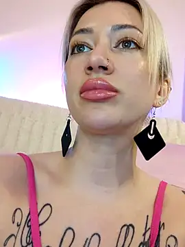 Gina-Lumara Webcam show