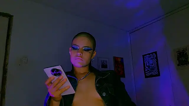 XXX chat uživo modela alex_one888