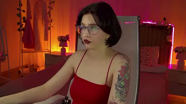 XXX chat uživo modela ElenaSomerhalder