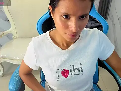 Cataleya23_a Adlı Modelin Canlı XXX Sohbeti