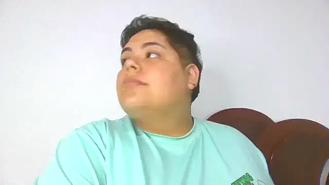 Chatroom XXX en direct de Hailey_Curvy