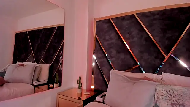 Chloe_Connor: онлайн-секс-чат