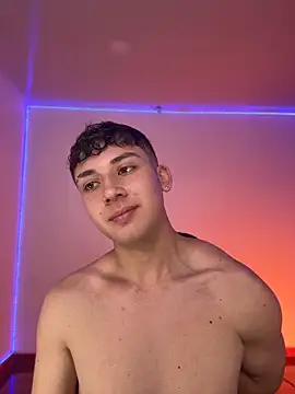 oliver_kyy Webcam Show