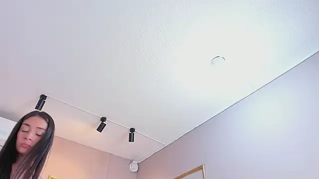 NahimiThompson Adlı Modelin Canlı XXX Sohbeti