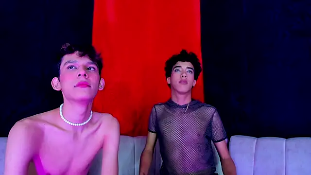 Pleasure_boys_hotn Webbikameraesitys