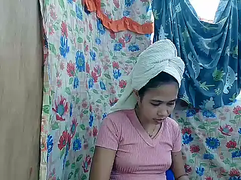 XXX chat uživo modela PinaySkinnyGirl