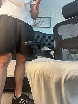 Lander_Cruz 即時 XXX 聊天