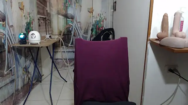 Živý XXX chat curly_greeneyed