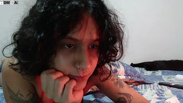 AlinaWoolf_ élő XXX-chatje