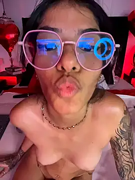 دردشة TweetiePieXXX الجنسية المباشرة