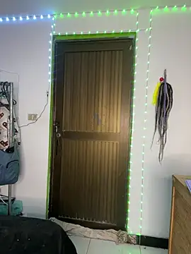 XXX chat uživo modela suky_pou