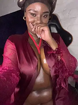 XXX chat uživo modela QUEEN_NOBUHLE_FEMDOM_777