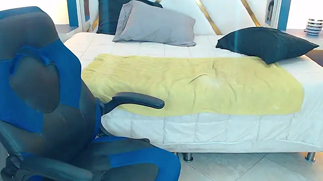 XXX chat uživo modela SaraClub_JY