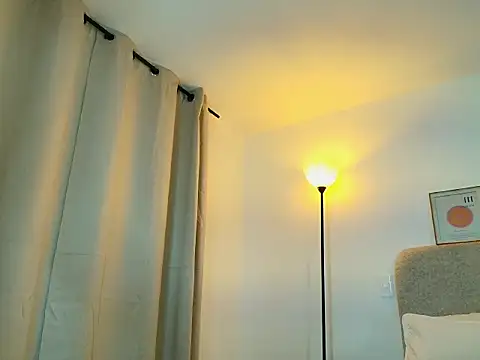 KarolPortellaa: διαδικτυακό σόου στην κάμερα