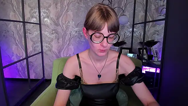 RubySoft Adlı Modelin Canlı XXX Sohbeti