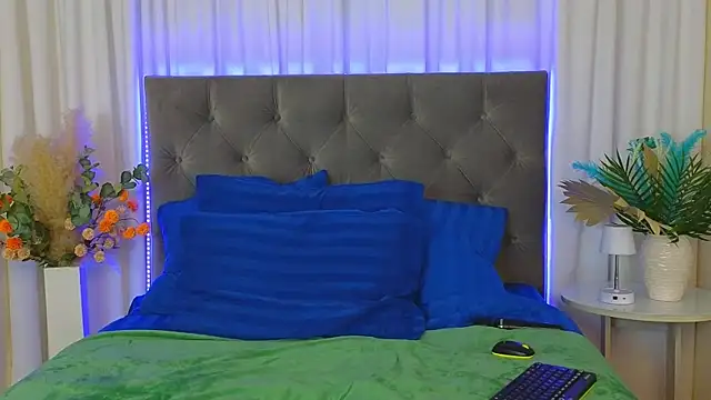 XXX chat uživo modela Ariana_Petite