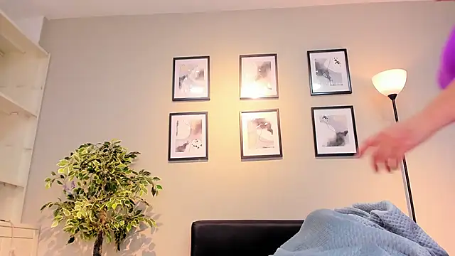 แชท XXX สดของ HannaBrave