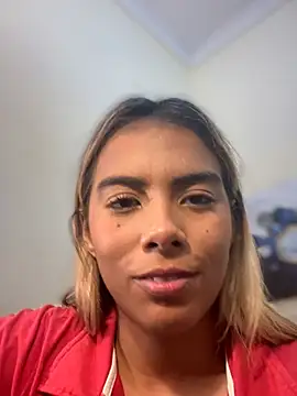 MiaSizzle: онлайн-секс-чат