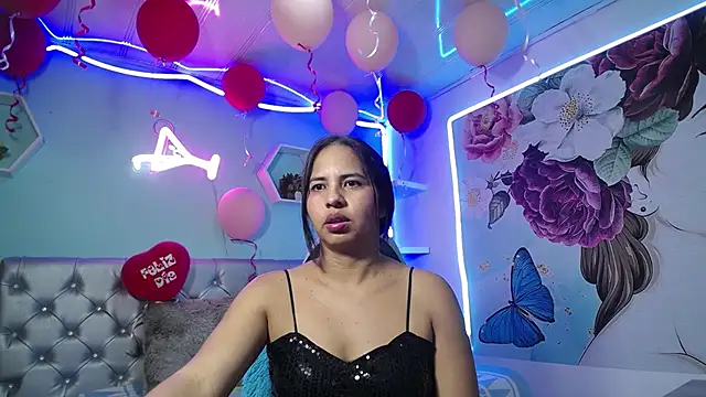 nicol_ross19のライブXXXチャット