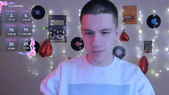 neo_raze Adlı Modelin Canlı XXX Sohbeti