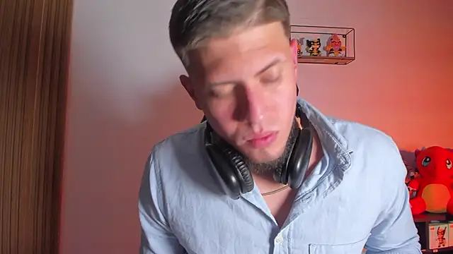 SebastianMaximoff_ Adlı Modelin Canlı XXX Sohbeti