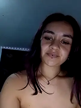 عرض كام Lucy_allen1