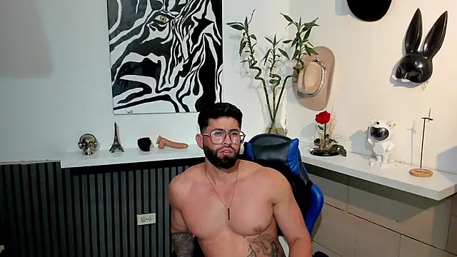 BENEDIICK Adlı Modelin Canlı XXX Sohbeti