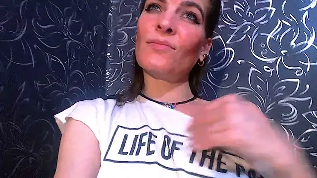 Show modela Strawberry_Milfa na web-kameri