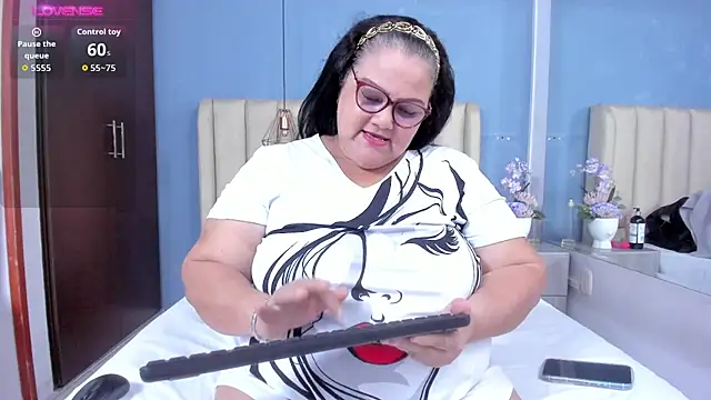 Онлайн чат XXX mommy_cute