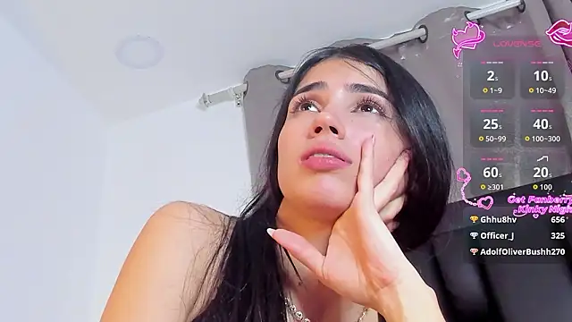 SaraRoy_のライブXXXチャット