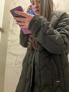 Chat XXX ao vivo de Isabella21_