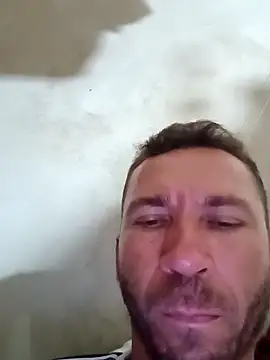 RobertoLuiz84 live XXX chat