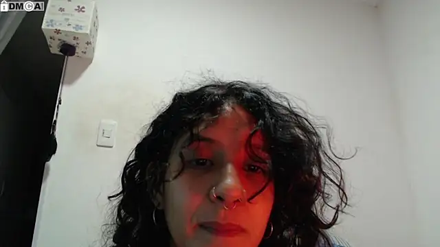 AlinaWoolf_'s Live XXX Chat